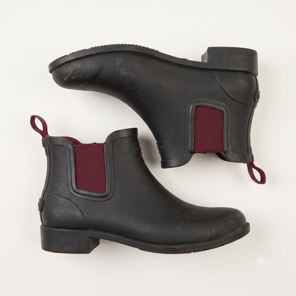 Hunter Womens 8 Minimalist Preppy Dark Academia Classic Rubber Chelsea Boots
